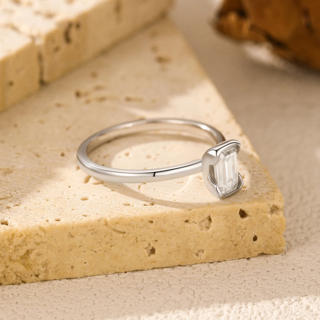 Anillo Isela Esmeralda de Moissanita 0,8 ct en Plata de Ley 925