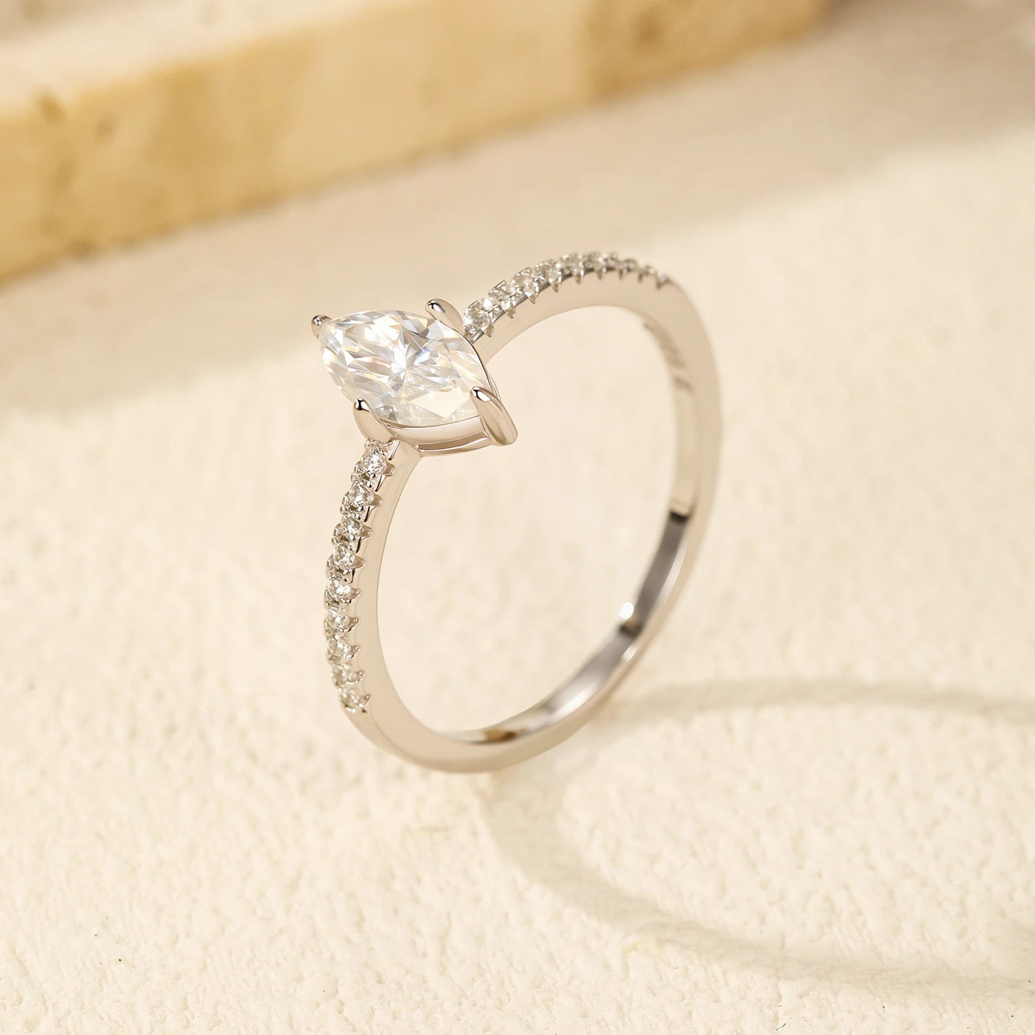 ANILLO VEGA — Moissanite Rombo 0.5CT