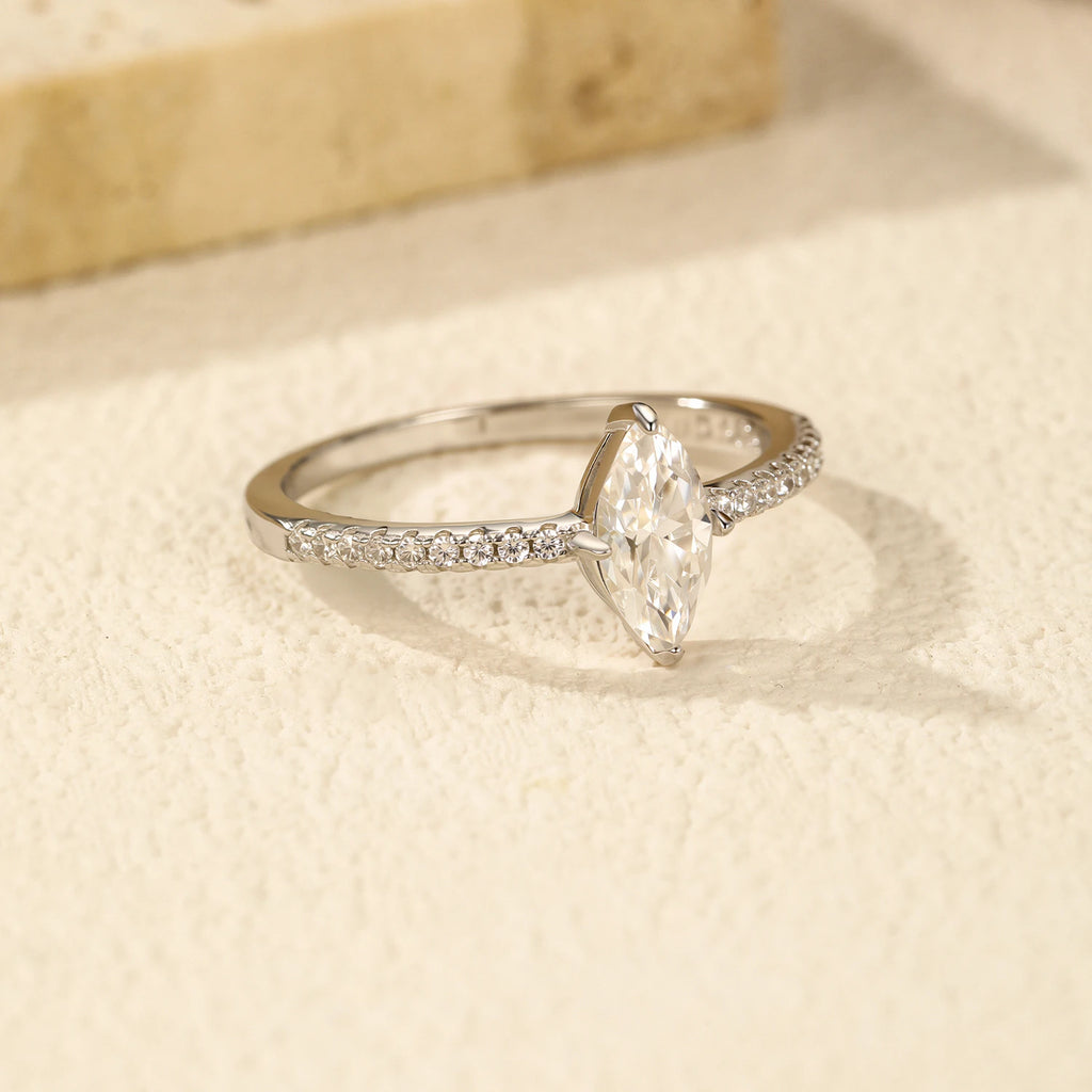 ANILLO VEGA — Moissanite Rombo 0.5CT