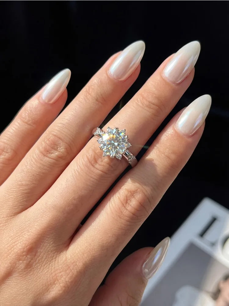Anillo Isela Solitario de Moissanita en Plata de Ley 925