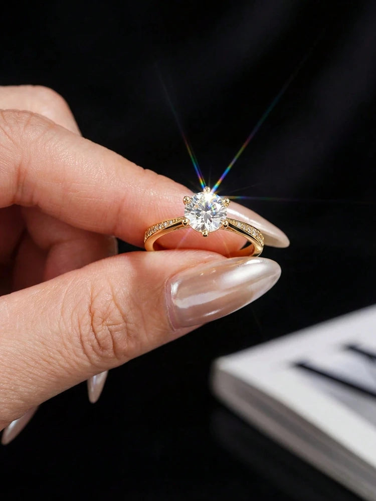 ANILLO CLÁSICO DORADO — Moissanite 1CT